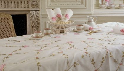 VERSAILLES DE ROSE tablecloth