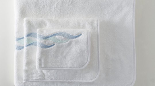 ALIZES embroidered bath towels (white - turquoise)