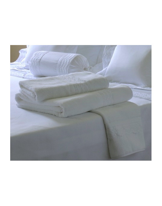PLUMETIS embroidered bath towels