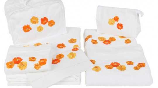 CAPUCINES embroidered bath towels