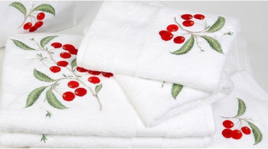 CERISES embroidered bath towels