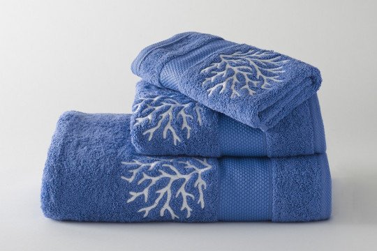 CORAUX (corals) embroidered bath towels (blue - white)