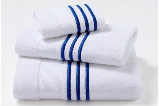 MONSIEUR embroidered bath towels (white - blue)