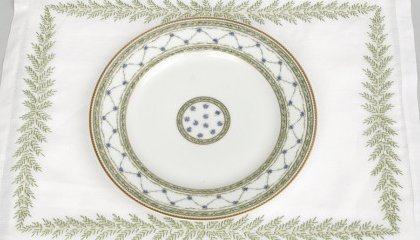 FOUGERE DIRECTOIRE placemats and "Allée du Roi" plate (RAYNAUD)