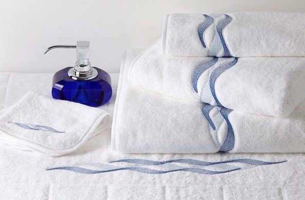 ALIZES embroidered bath towels