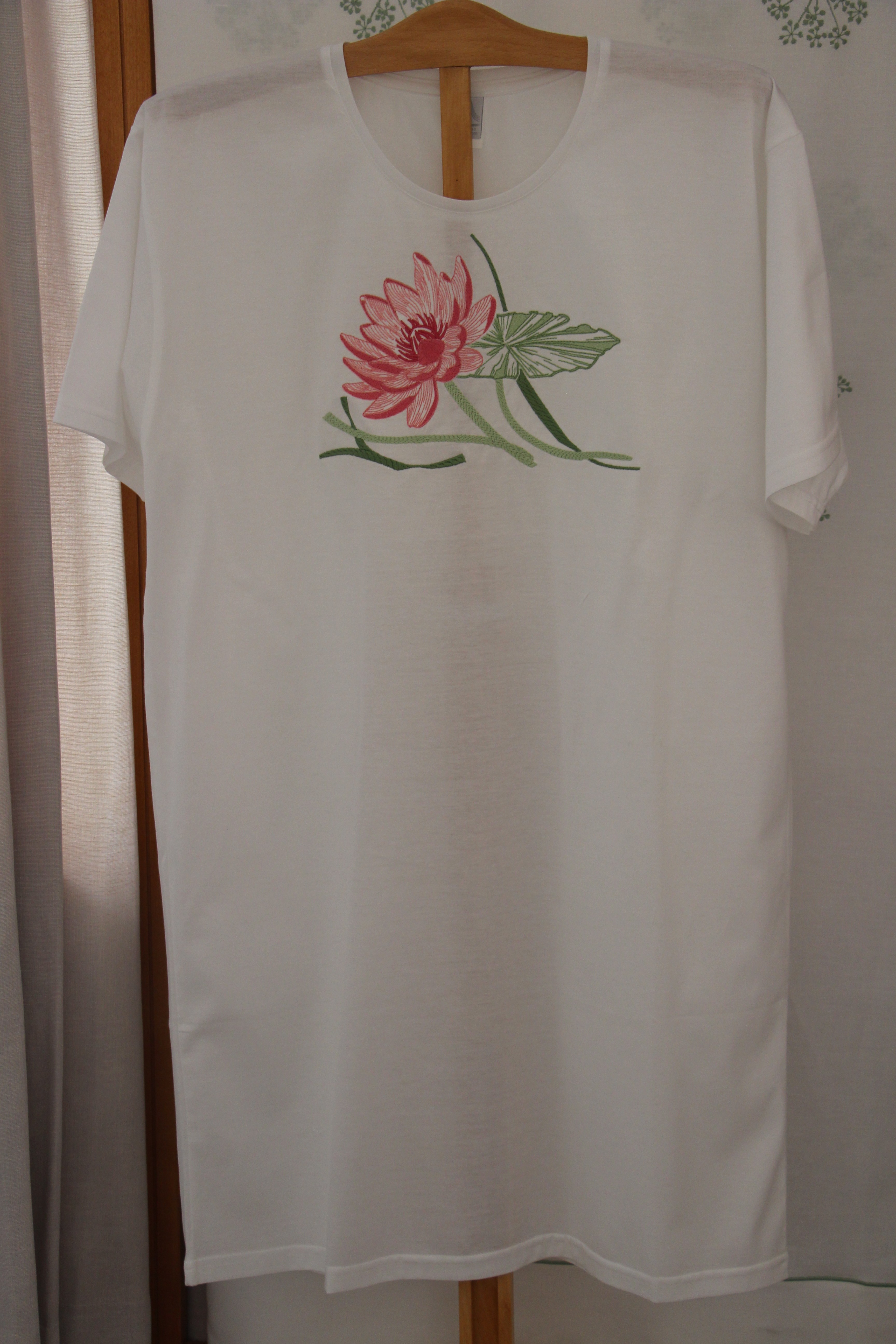 "Giverny" embroidered night t-shirt