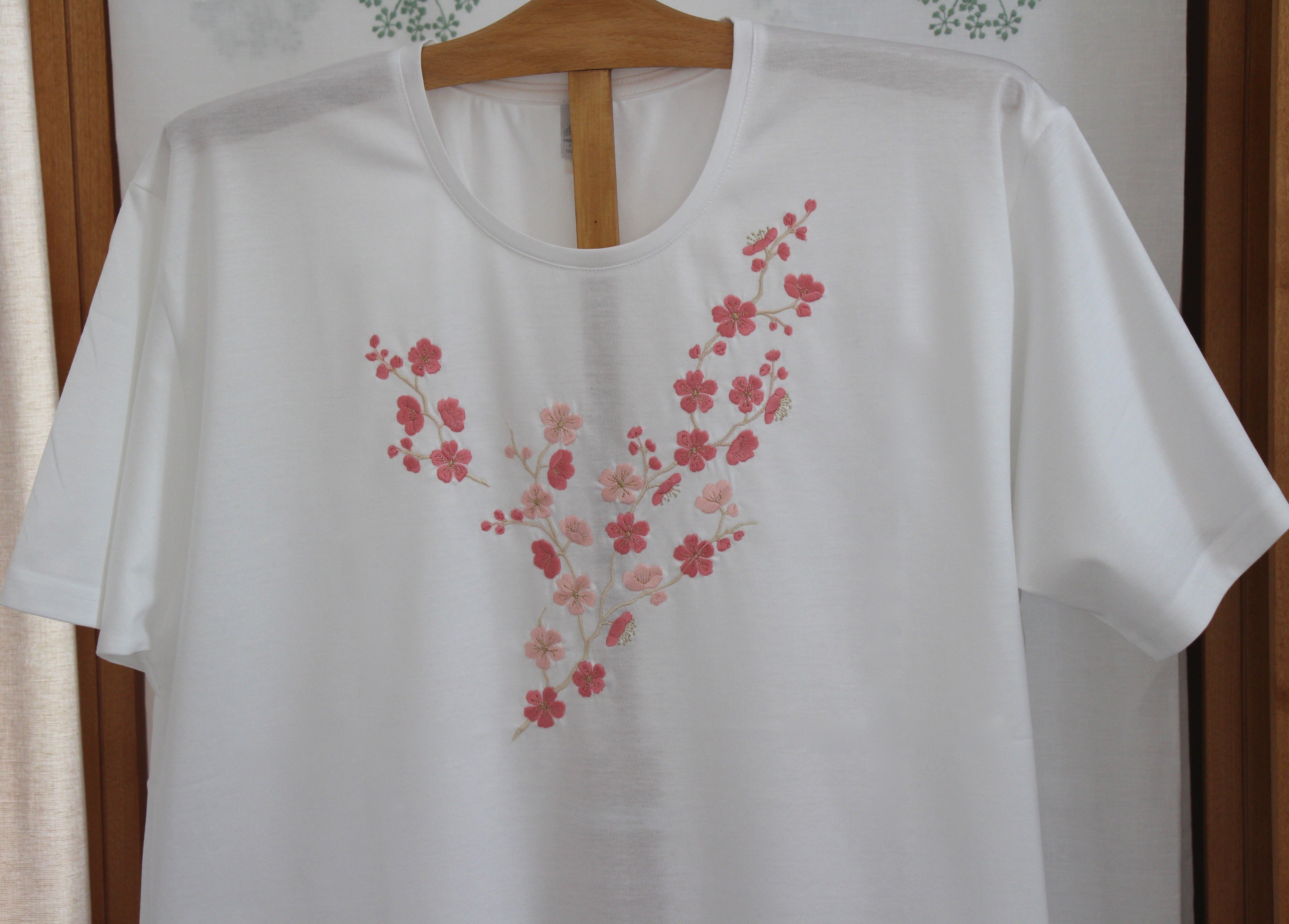 T-shirt de nuit brodé "Fleur de Pommier"