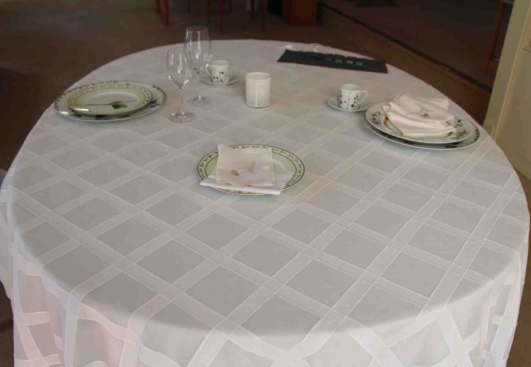 "Transparence" tablecloth