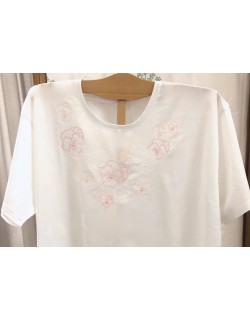 "Pensées enchantées" embroidered night t-shirt