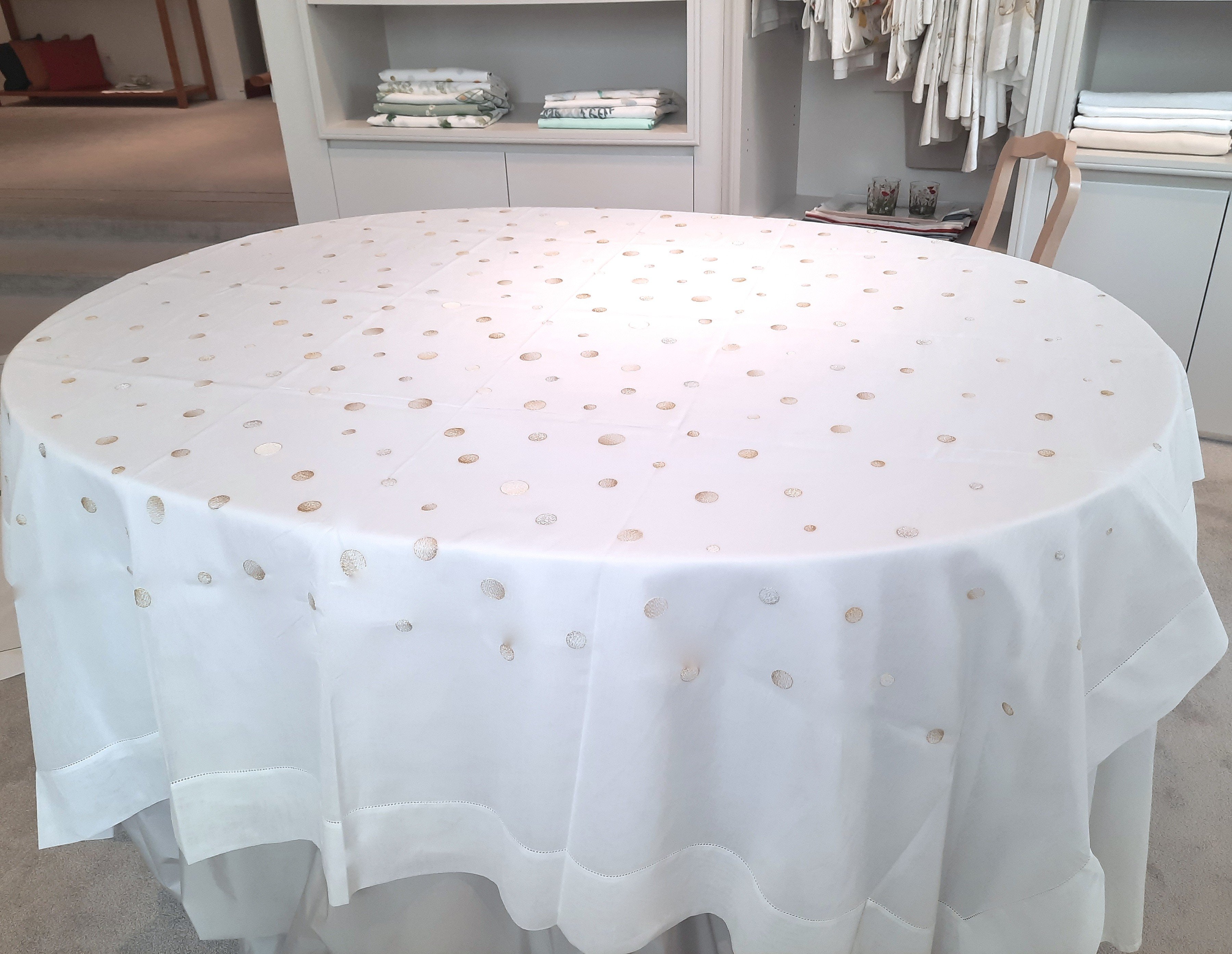 "Sparkle" embroidered tablecloth