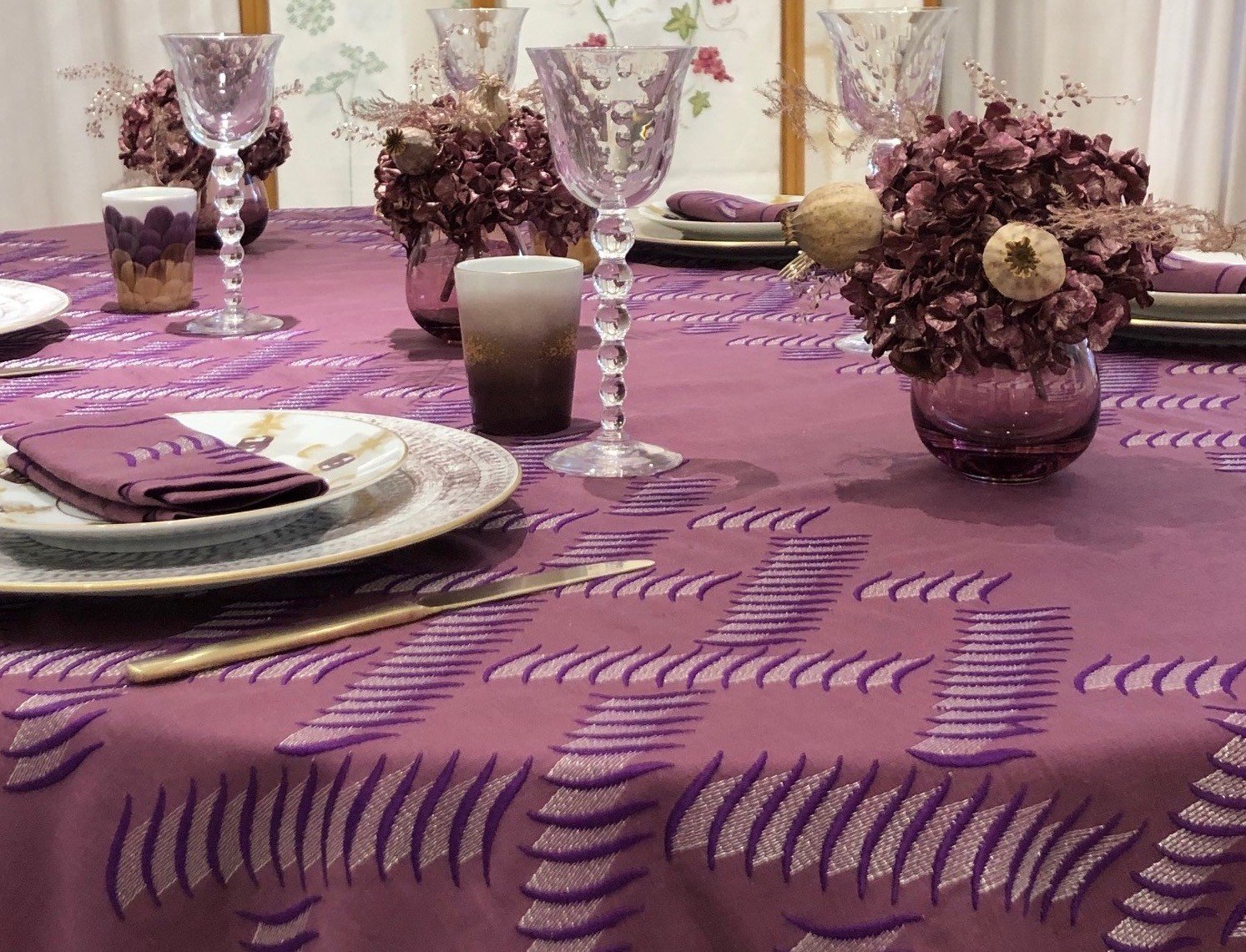 "Chenonceau" embroidered  tablecloth