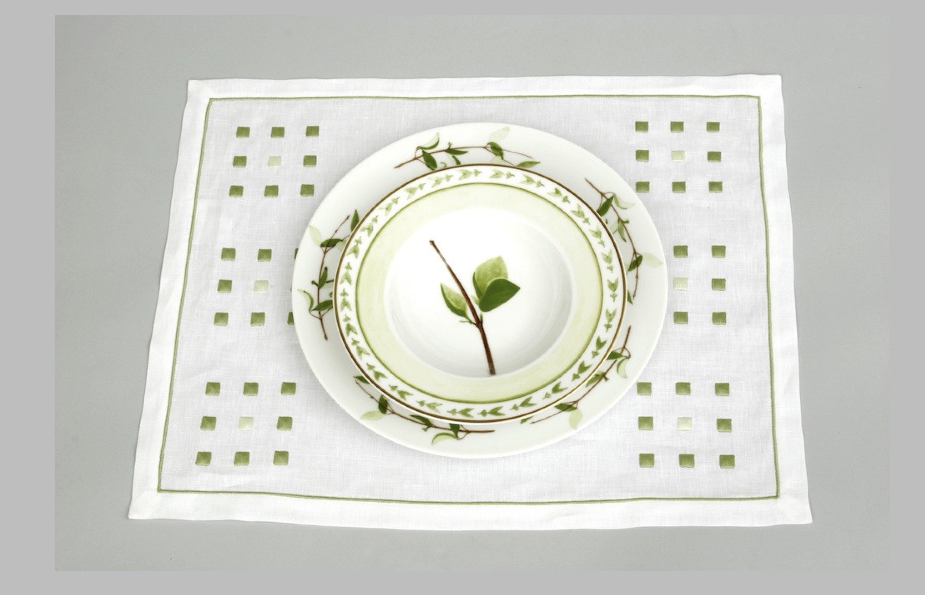 CARRE MAGIQUE VERT placemats and VERDURES plate (RAYNAUD) (exists in tablecloth)