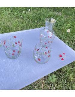 "Fraises" hand painted glass